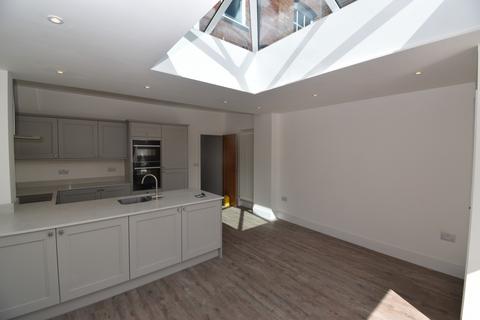 3 bedroom terraced house to rent, Mill Street, Leamington Spa, Warwickshire, CV31