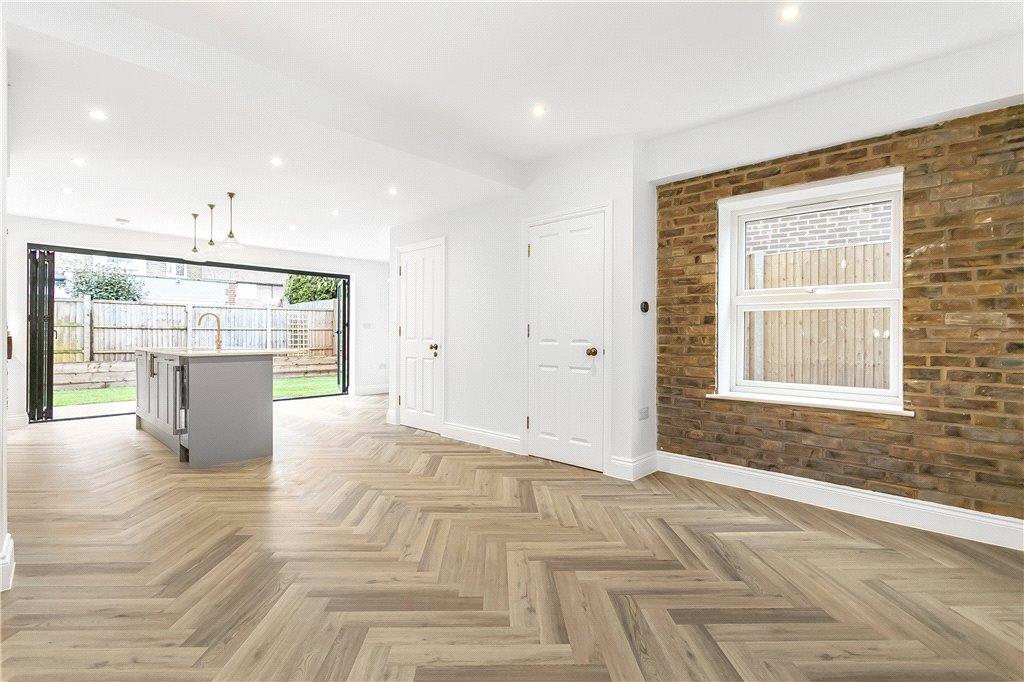 Mereway Road, Twickenham, TW2 2 bed end of terrace house £899,950