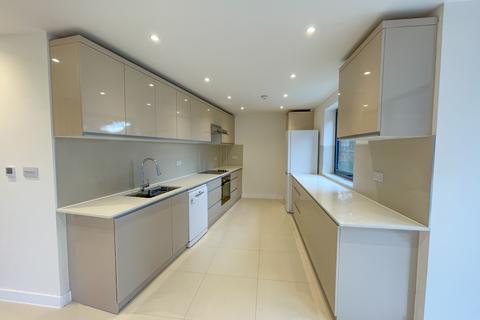 3 bedroom apartment to rent, Flat 1 Block A, Fordham Road, Newmarket
