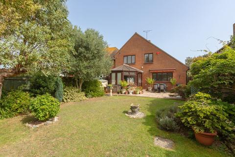 4 bedroom detached house for sale, Cliff Road, Birchington-On-Sea, CT7