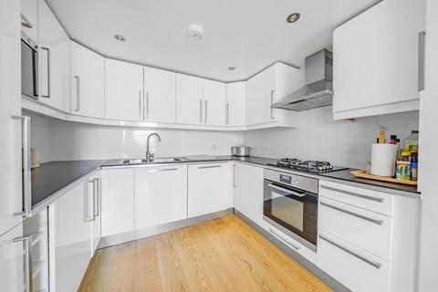 44 Hillgate Place, London, SW12 9ES