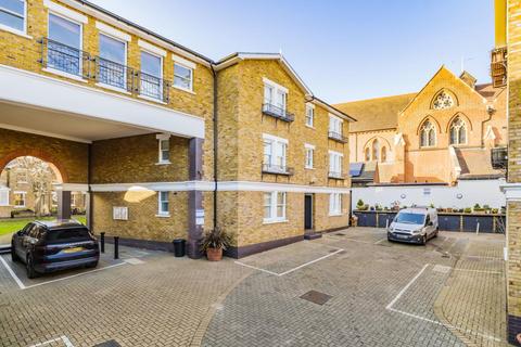 44 Hillgate Place, London, SW12 9ES