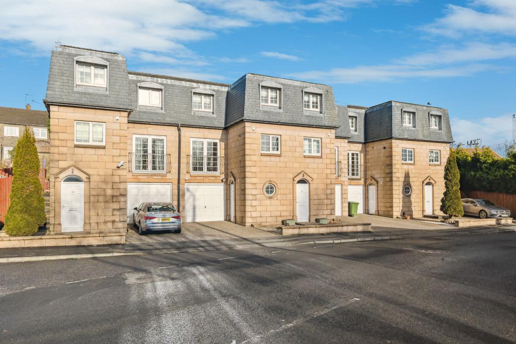 Gavinton Street, Muirend, Glasgow, G44 3HD 3 bed townhouse for sale £