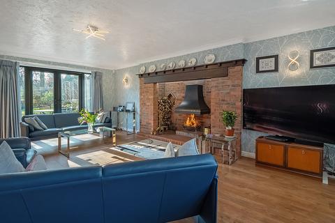 14 The Coppice, Atherstone, CV9 1RT
