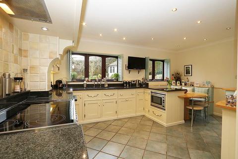 5 bedroom detached house for sale - Courtlands Hill, Pangbourne
