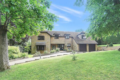 5 bedroom detached house for sale, Courtlands Hill, Pangbourne - Walk to train to London