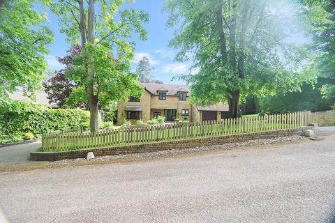 5 bedroom detached house for sale, Courtlands Hill, Pangbourne - Walk to train to London