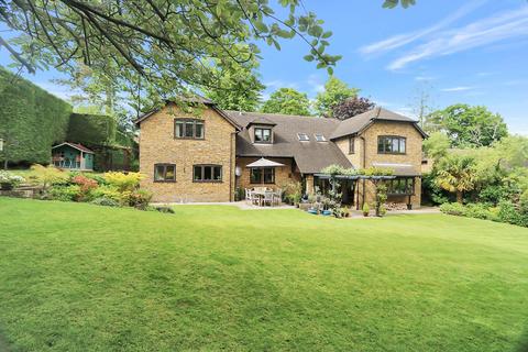 5 bedroom detached house for sale, Courtlands Hill, Pangbourne - Walk to train to London