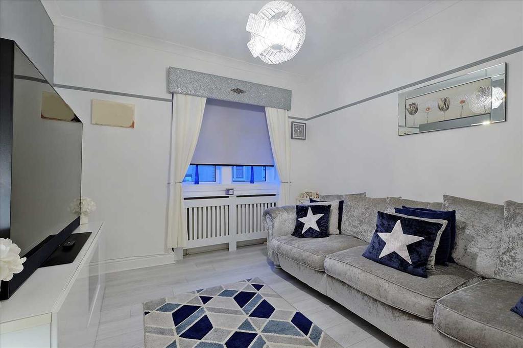 Lesmahagow Road, Strathaven 2 bed apartment £74,995