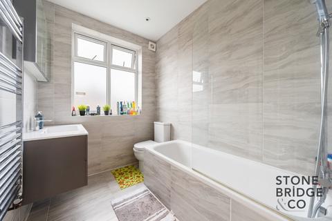 58 Stirling Road, London, N22 5BP