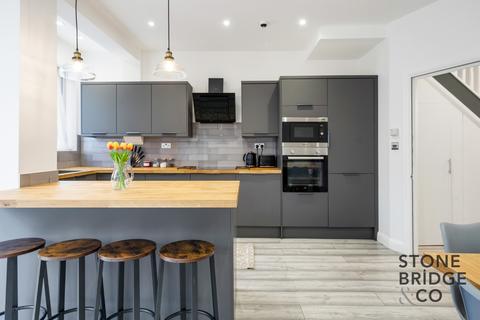 58 Stirling Road, London, N22 5BP