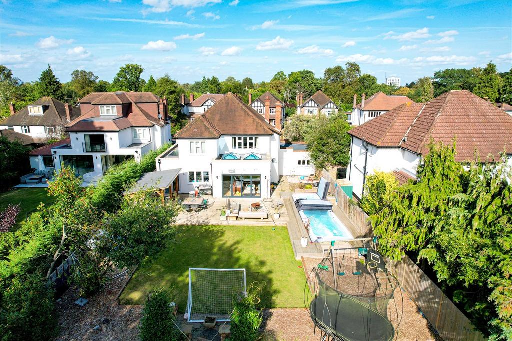 Tower Grove, Weybridge, KT13 4 bed detached house for sale £1,595,000