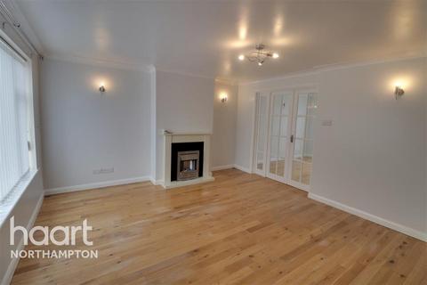 4 bedroom semi-detached house to rent, Bilsdon Close