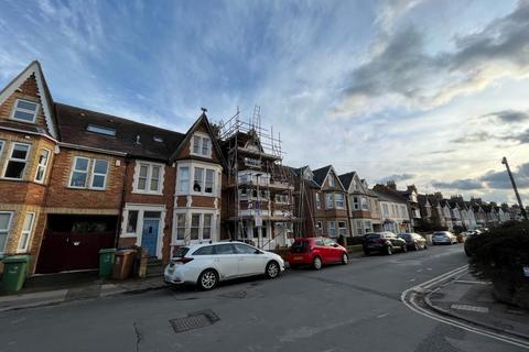 6 bedroom semi-detached house to rent - Fairacres Road,  Oxford,  HMO Ready 6 Sharers,  OX4