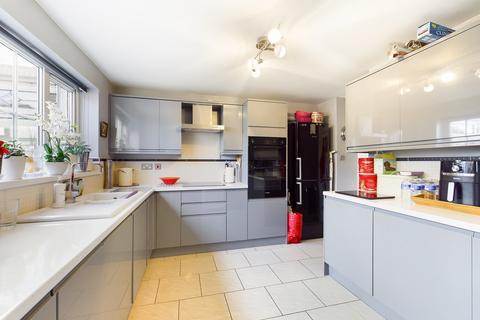 3 Foxton Close, Alrewas, Burton-on-trent, DE13 7FE