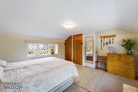 3 bedroom cottage for sale, Grove Road, Brockdish, Diss