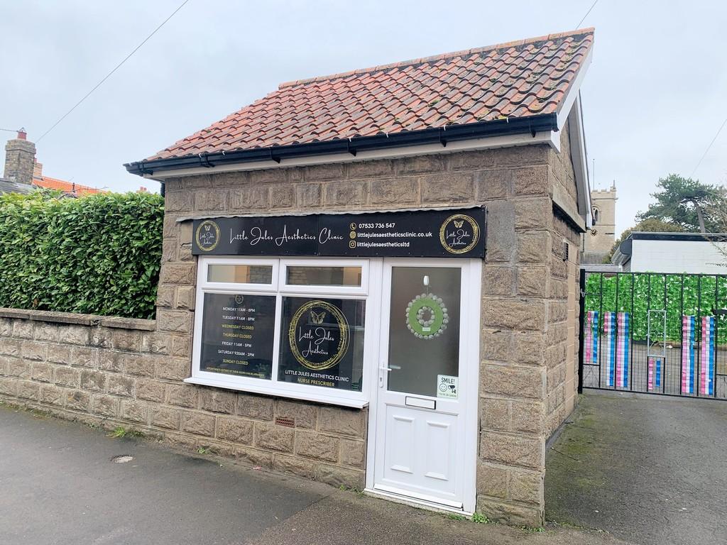 High Street, Metheringham Retail property (high street) £375 pcm (£87 pw)