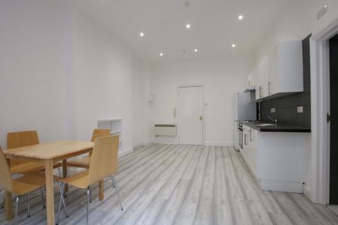 Studio to rent, Park Avenue, Willesden, NW2