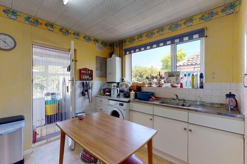 2 bedroom semi-detached bungalow for sale - Western Road, Margate, CT9