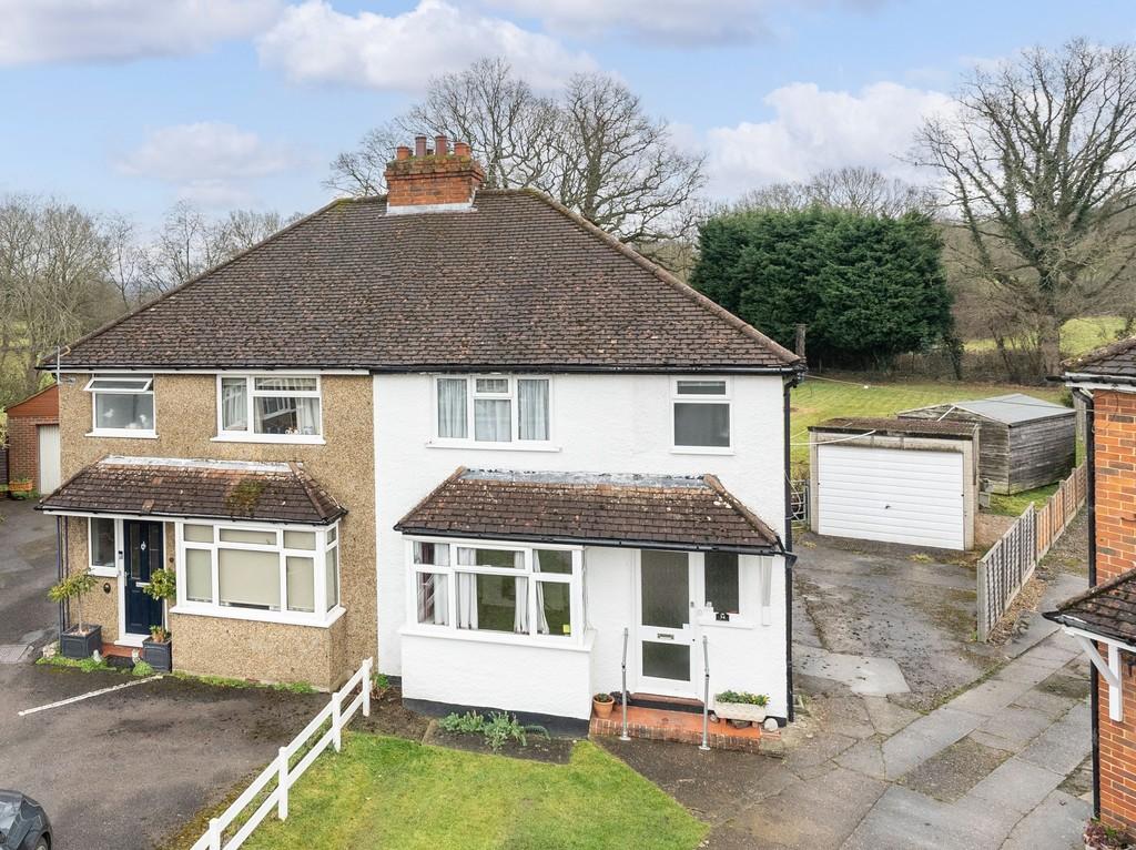 Oakdene Close, Brockham 3 bed semidetached house for sale £550,000