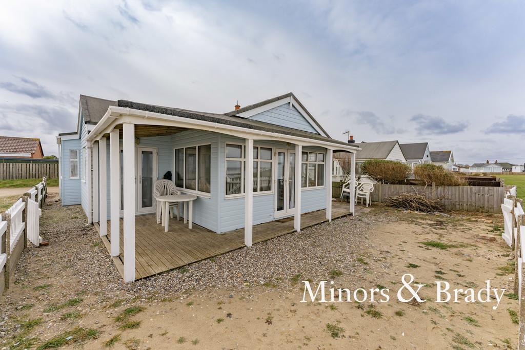 Sea View Estate, Bacton 2 bed detached bungalow for sale £265,000
