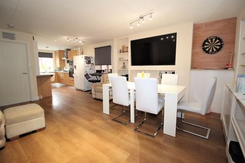 41 Hellyar Rise, Hedge End, Southampton, SO30 4DP