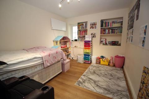 41 Hellyar Rise, Hedge End, Southampton, SO30 4DP