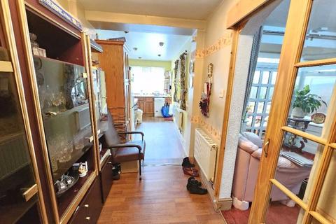 3 bedroom semi-detached house for sale - Beaufort Avenue, Hodge Hill, Birmingham, B34 6AD