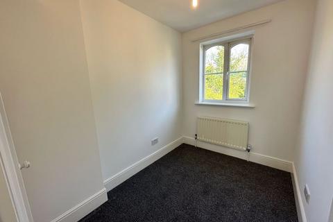 3 bedroom terraced house to rent, Dolphin Mews, Chichester