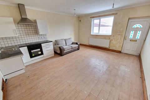 1 bedroom flat for sale, Queen Street, North Broomhill, Morpeth
