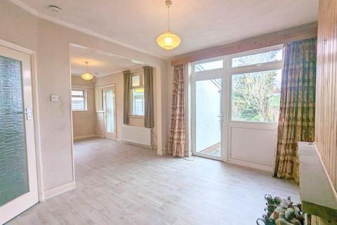 10 Hamilton Road, Feltham, TW13 4PW