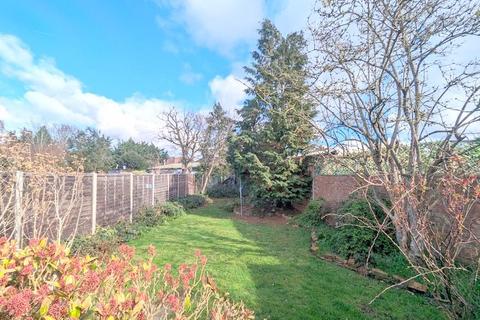 10 Hamilton Road, Feltham, TW13 4PW