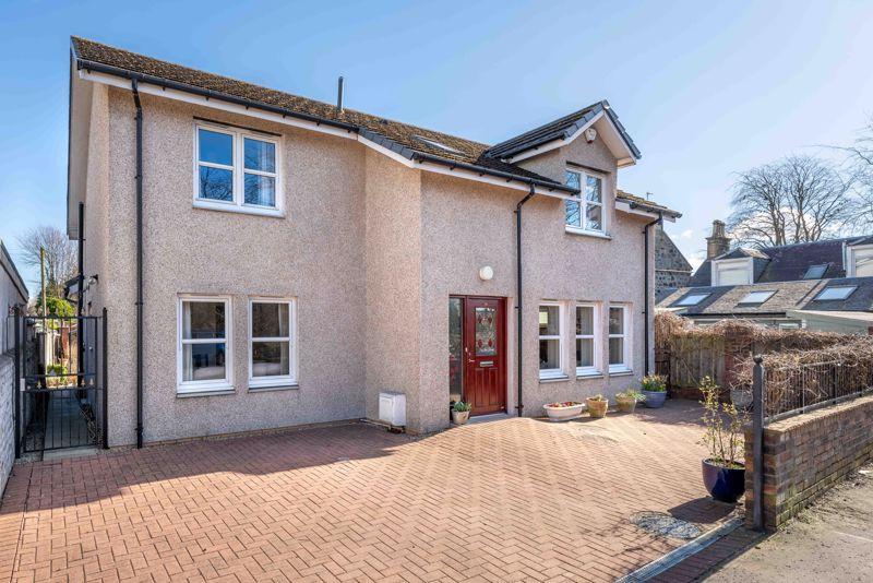 Grangeburn Road, Grangemouth 4 bed detached house £320,000