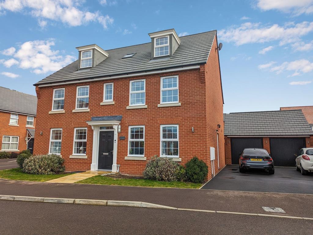 Merryweather Grove, Langford, Biggleswade, SG18 5 bed detached house