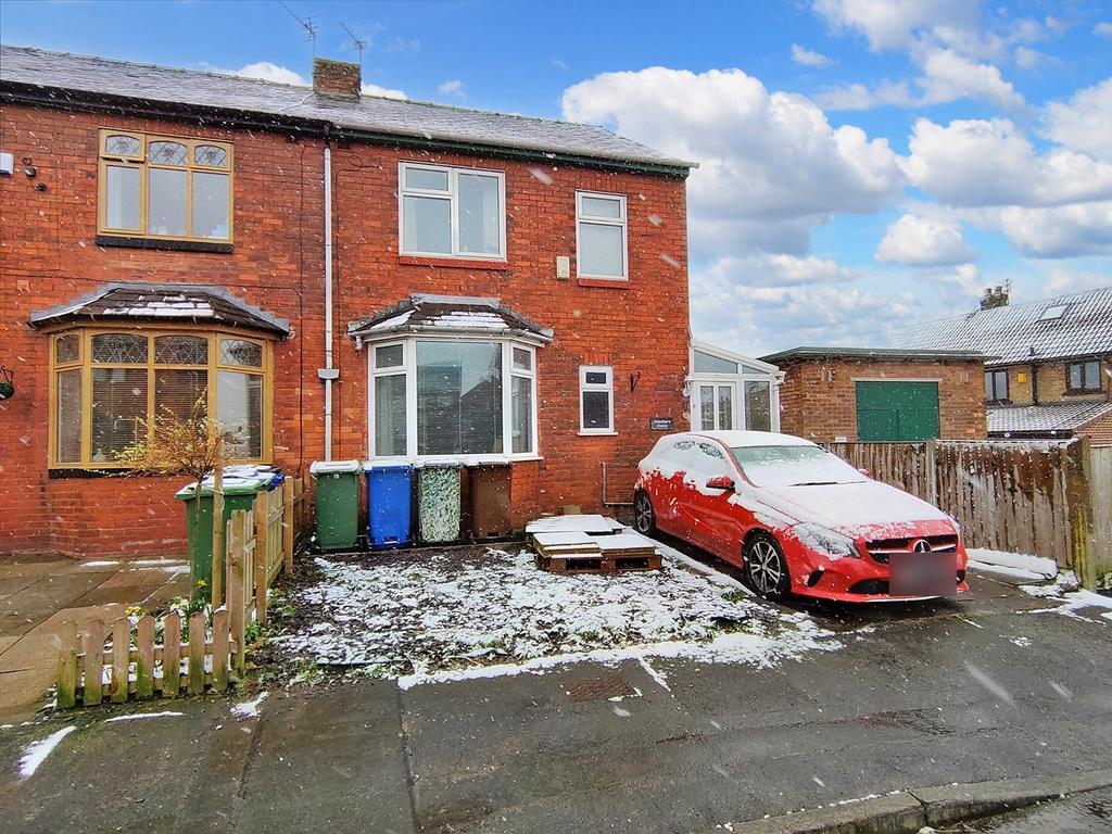 Wolmer Street, AshtoninMakerfield... 2 bed semidetached house £155,000