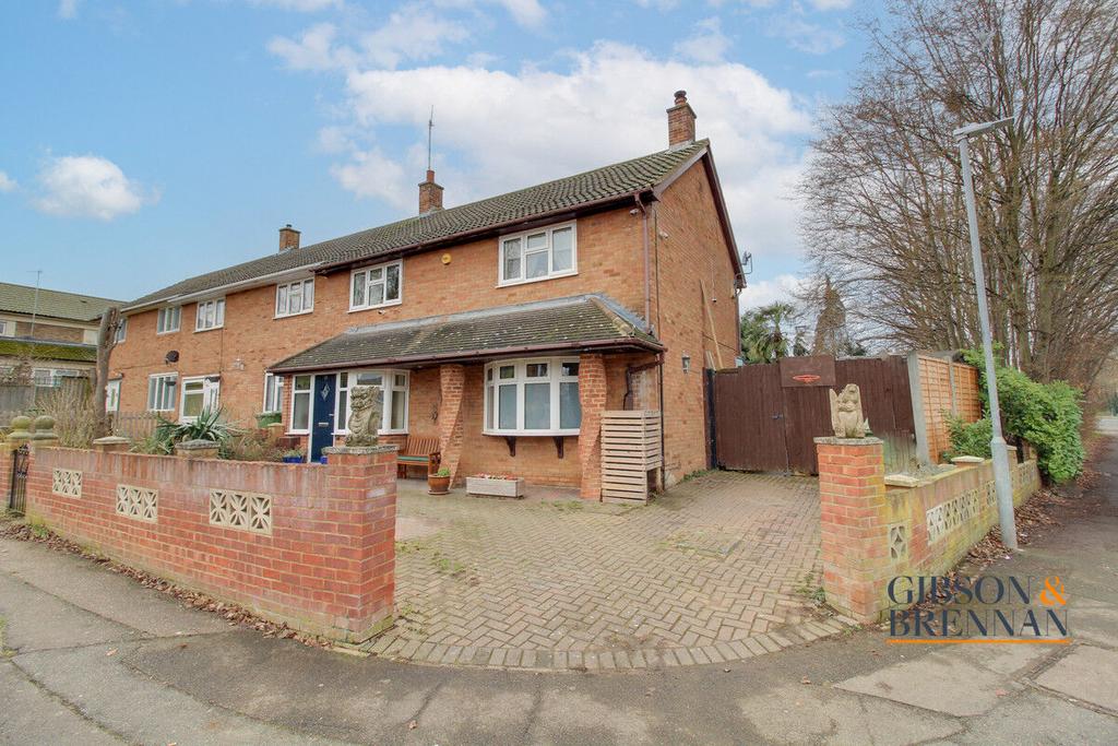 Highland Avenue, Basildon, SS16 4 bed semidetached house for sale £