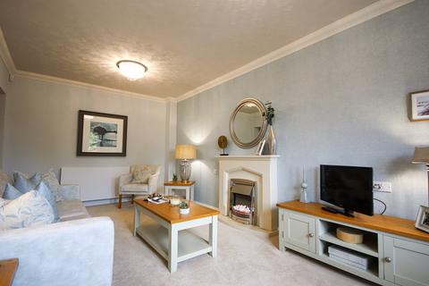 2 bedroom retirement property for sale, North Close, Lymington, SO41