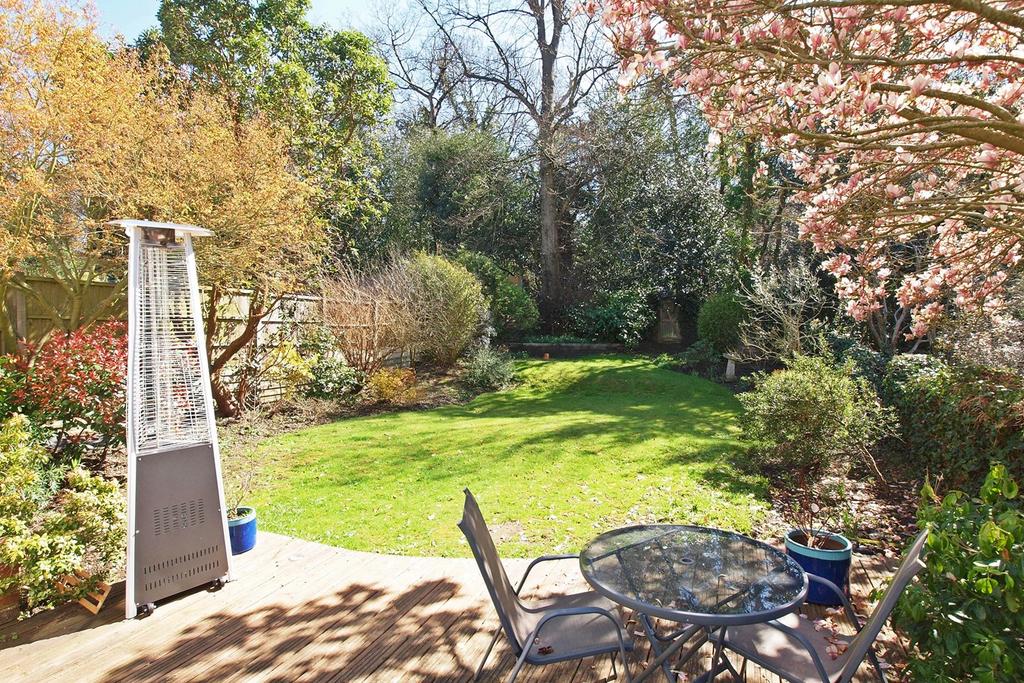 Stone Park Avenue, Beckenham, BR3 5 bed semidetached house £1,000,000