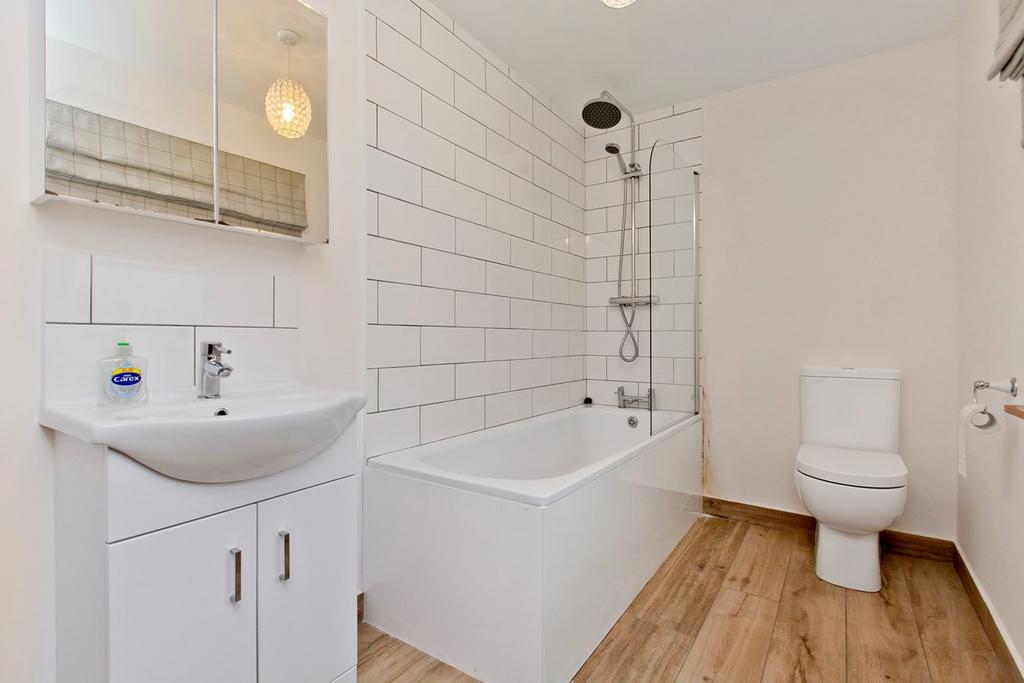 Ground floor bathroo