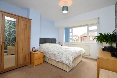 3 bedroom semi-detached house for sale, Hillfoot Avenue, Pudsey, West Yorkshire