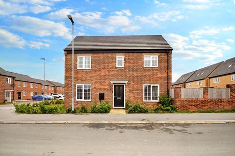 3 bedroom semi-detached house for sale - Haigh Moor Drive, Featherstone, Pontefract, West Yorkshire