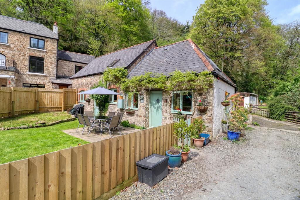 Mill Lane, Berrynarbor, Devon, EX34 3 bed detached house for sale £