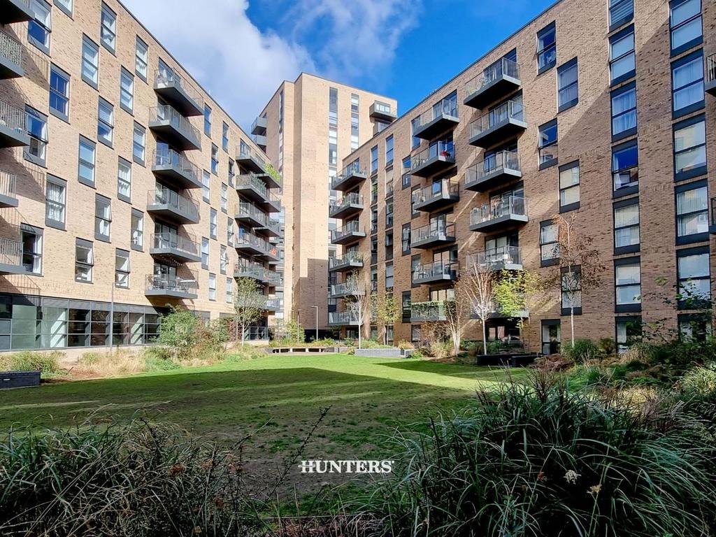 Lyon Road, Harrow 3 bed house £2,600 pcm (£600 pw)