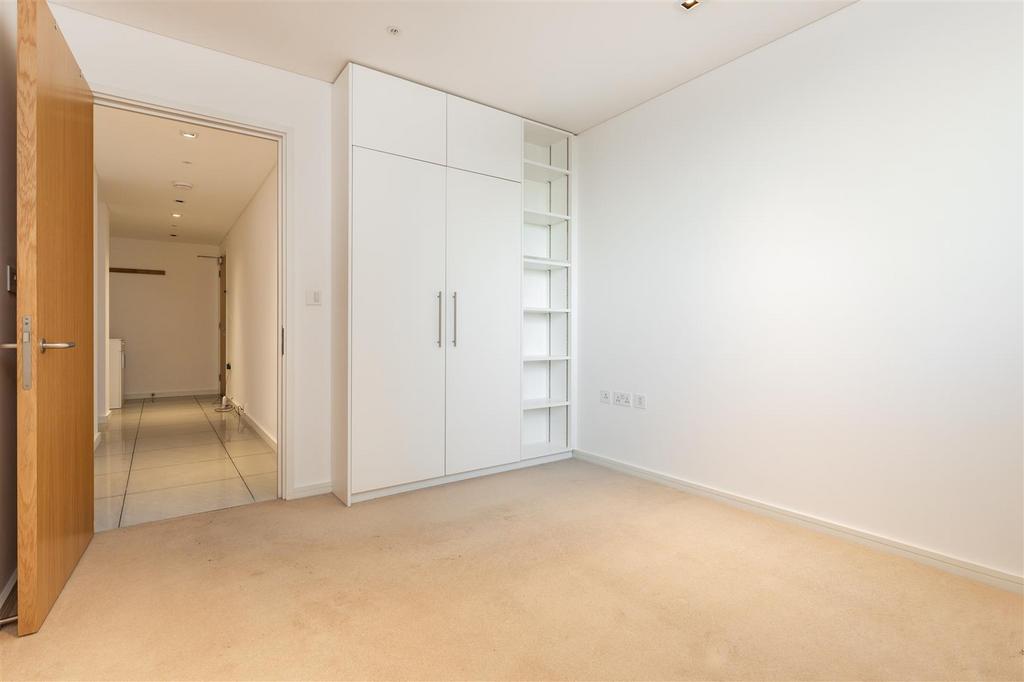 Brock Street 20 F706 -bed2.jpg