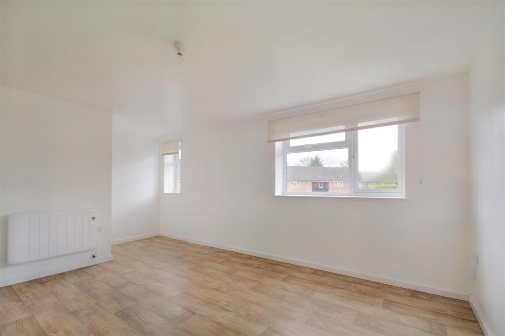 40b Living area.jpeg