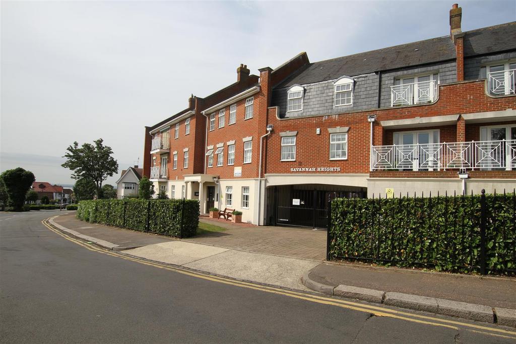 Savannah Heights, LeighOnSea 2 bed retirement property for sale £