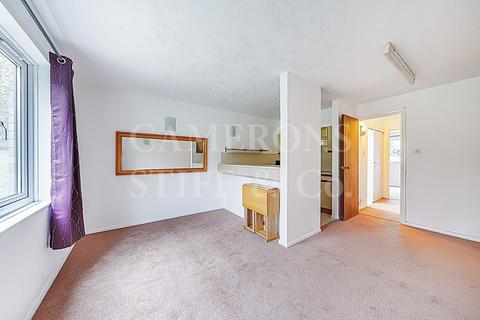 1 bedroom flat to rent, Rusper Close, Cricklewood, NW2