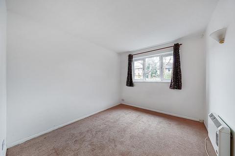 1 bedroom apartment to rent, Rusper Close, Cricklewood, NW2