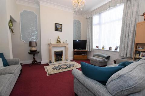 3 bedroom end of terrace house for sale, Station Road, Brough