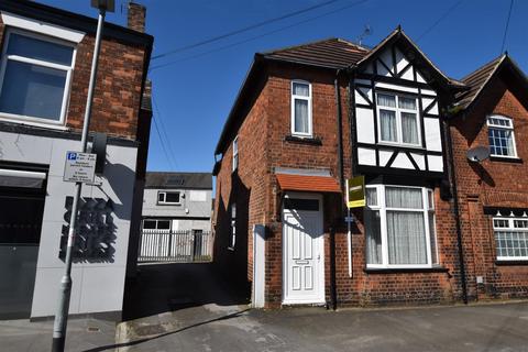 3 bedroom end of terrace house for sale, Station Road, Brough